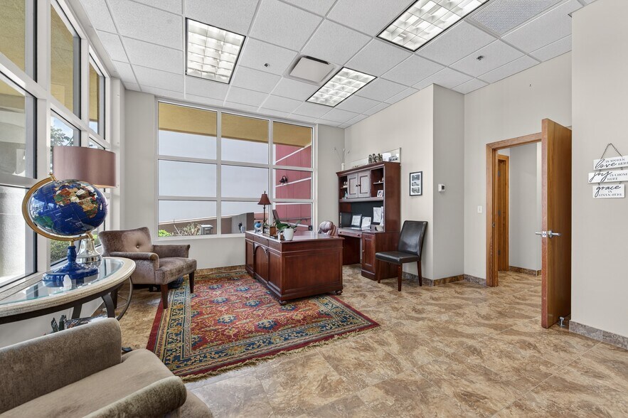 More Photos Of 111 Magnolia Ave, Daytona Beach Office For Sale