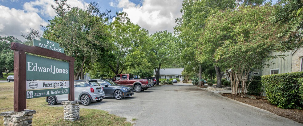 More Photos Of 512 E Blanco St, Boerne Office For Lease