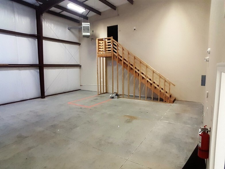 More Photos Of 1221 E 25th St, Lawrence Warehouse For Lease