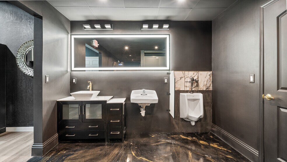 More Photos Of 1510 E Colonial Dr, Orlando Office For Lease