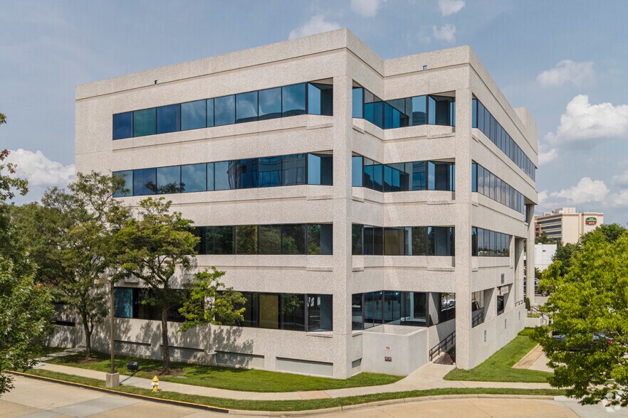 More Photos Of 2850 Eisenhower Ave, Alexandria Office For Lease