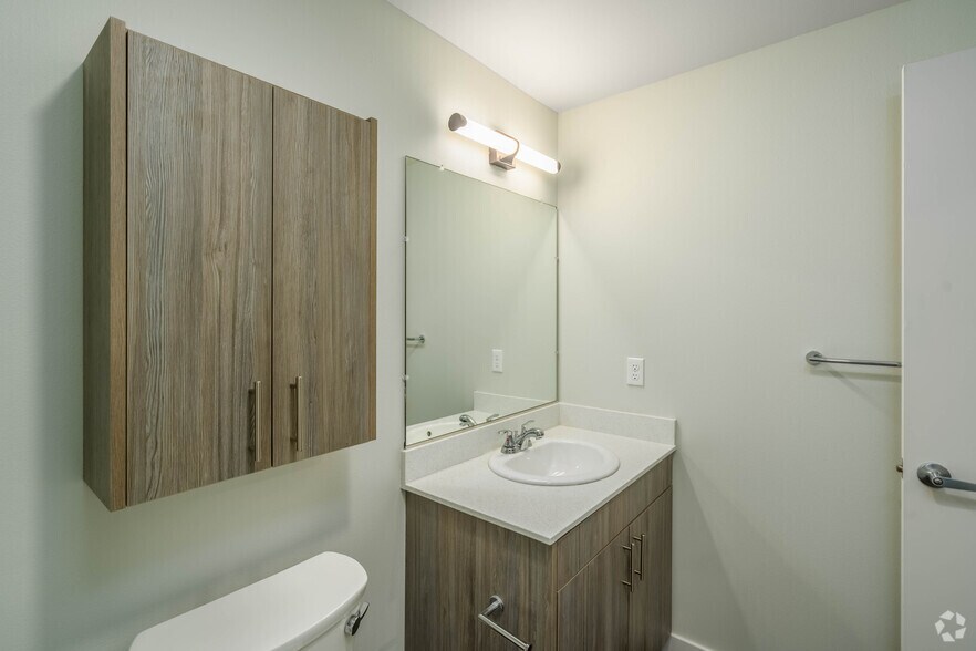 More Photos Of 8829 Roosevelt Way NE, Seattle Apartments For Lease