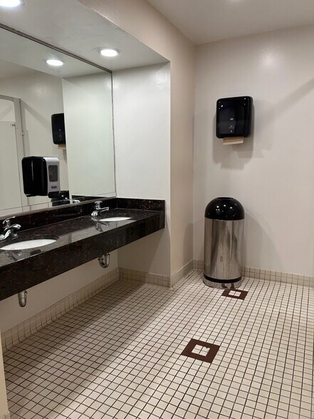 More Photos Of 1460 Renaissance Dr, Park Ridge Unknown For Sale