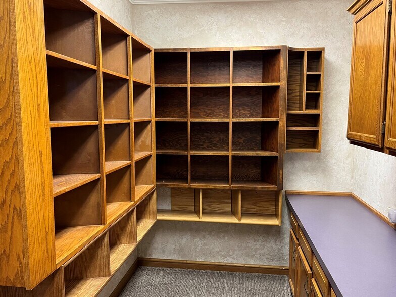 More Photos Of 411 W 5th St, McCook Office For Sale