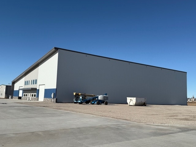 More Photos Of 2106 E Allison Rd, Cheyenne Light Distribution For Lease