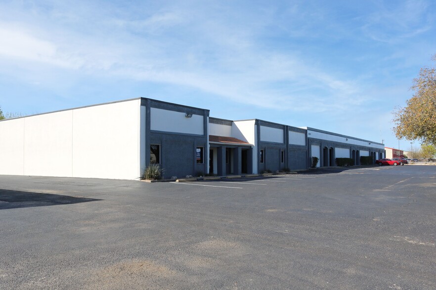 Primary Photo Of 8001 Mainland Dr, San Antonio Manufacturing For Lease