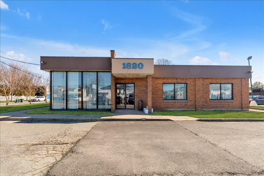 More Photos Of 1620 Front St, East Meadow Medical For Sale
