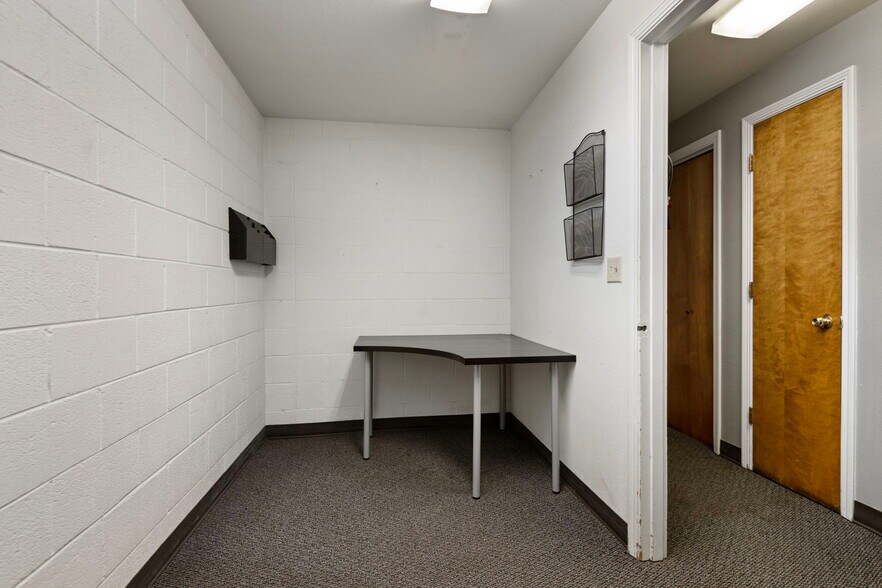 More Photos Of 16440 Finley Butte Rd, La Pine Office For Sale