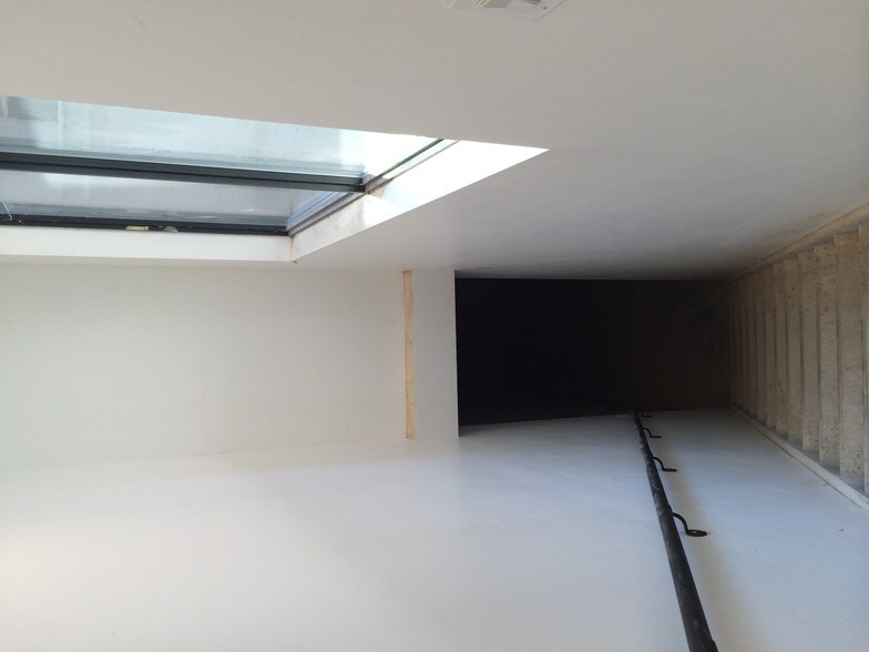 More Photos Of 276 Grand St, Brooklyn Storefront Retail Residential For Lease