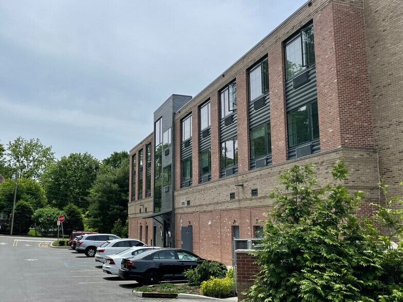 More Photos Of 62 Broadway, Woodcliff Lake Apartments For Sale