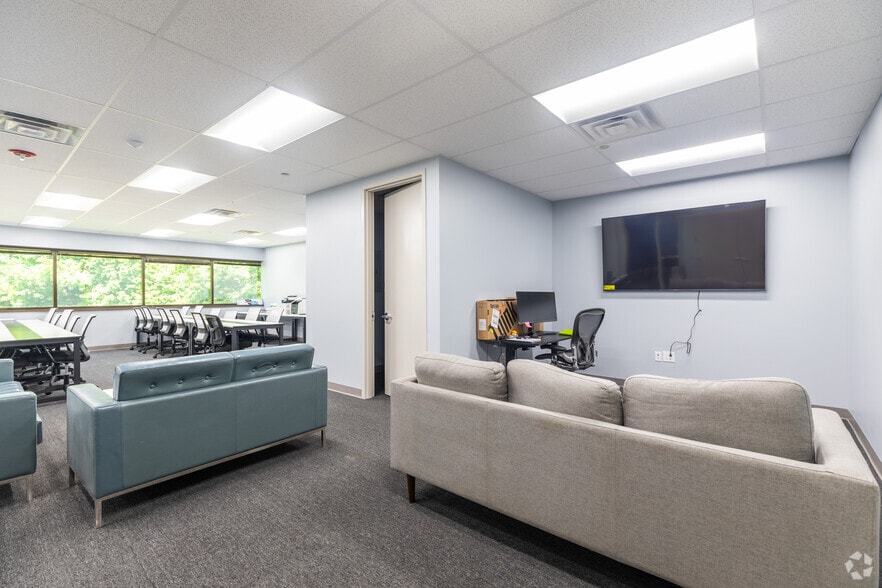 More Photos Of 1100 Cornwall Rd, South Brunswick Medical For Lease