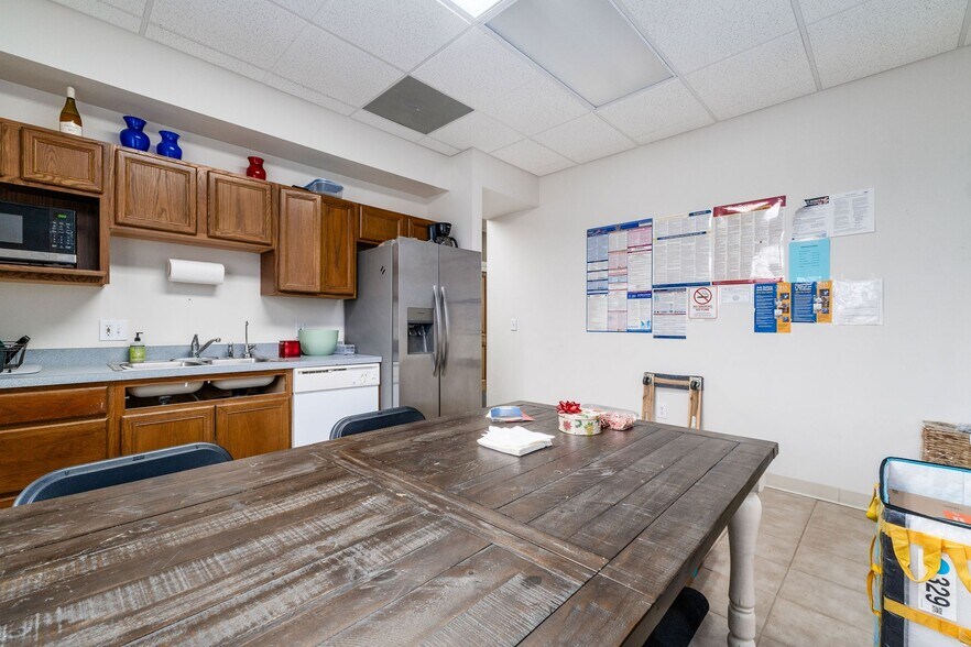 More Photos Of 440 Beecher Rd, Columbus Medical For Lease