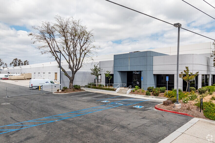 More Photos Of 11070 Mulberry Ave, Fontana Warehouse For Lease