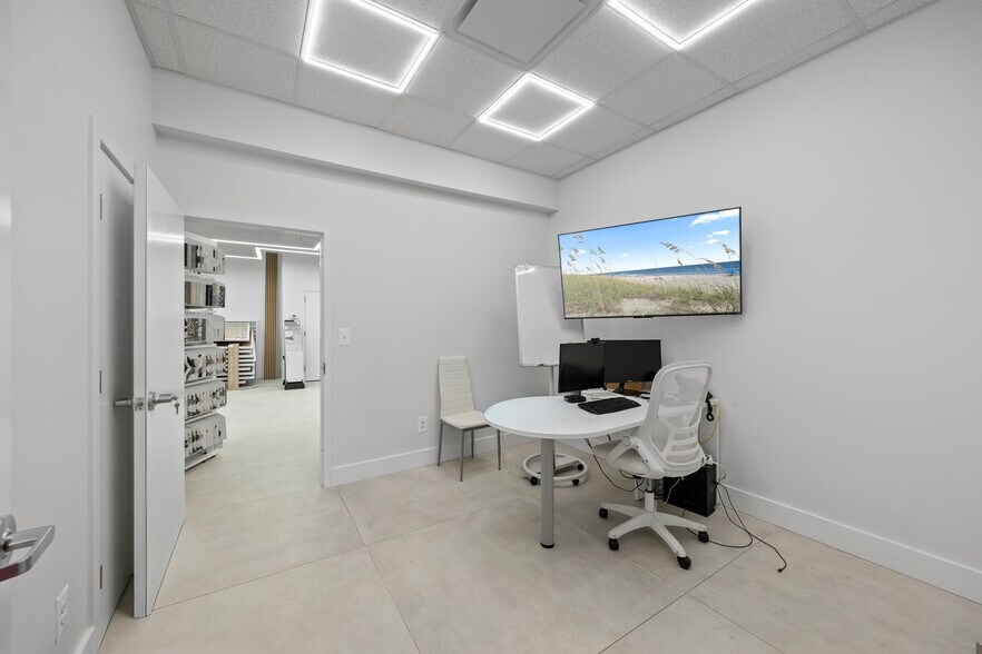 More Photos Of 233 W Route 59, Nanuet Storefront For Lease