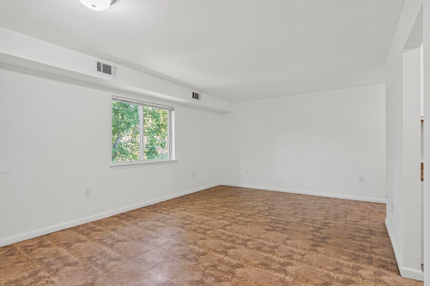 More Photos Of 7500 Prince Cole Ct, Manassas Apartments For Sale