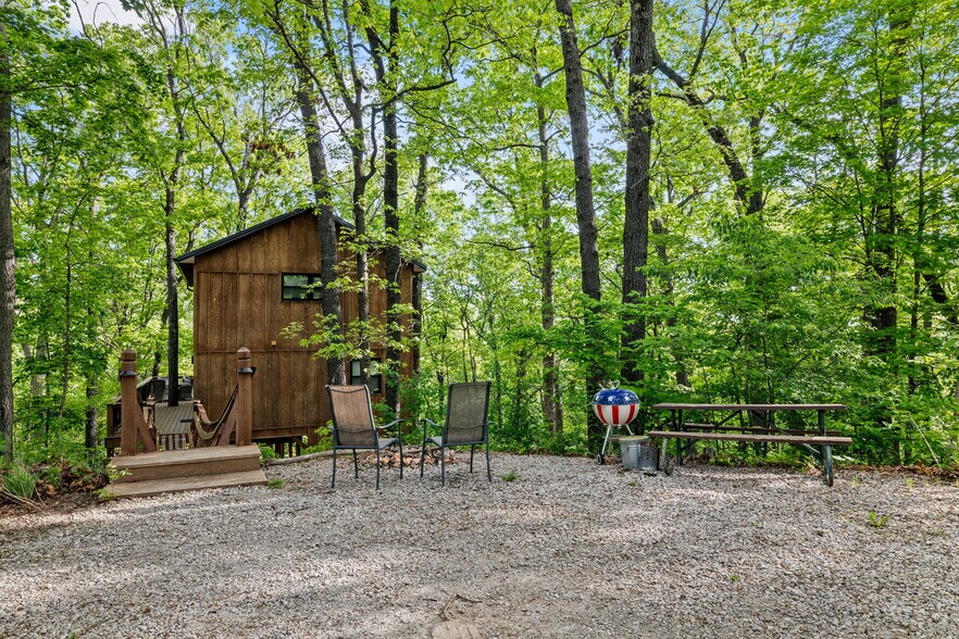 More Photos Of 22468 State Highway 112, Cassville Specialty For Sale
