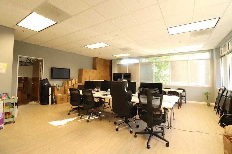 More Photos Of 2188 Ringwood Ave, San Jose Light Distribution For Lease