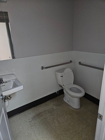 More Photos Of 6017-6025 E McKellips Rd, Mesa Unknown For Lease