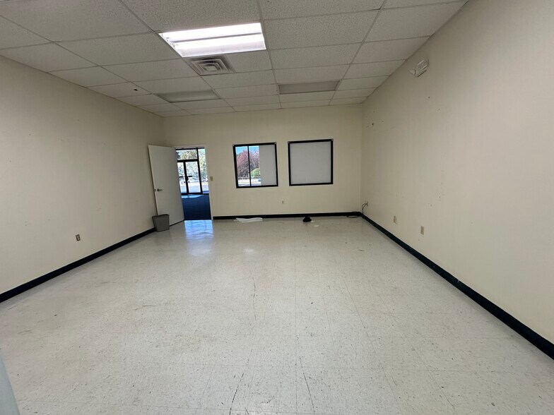 More Photos Of 2070 Sugarloaf Pky, Lawrenceville Unknown For Lease