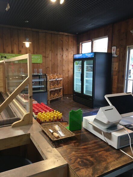 More Photos Of 302 Highway 22 W, Madisonville Restaurant For Sale