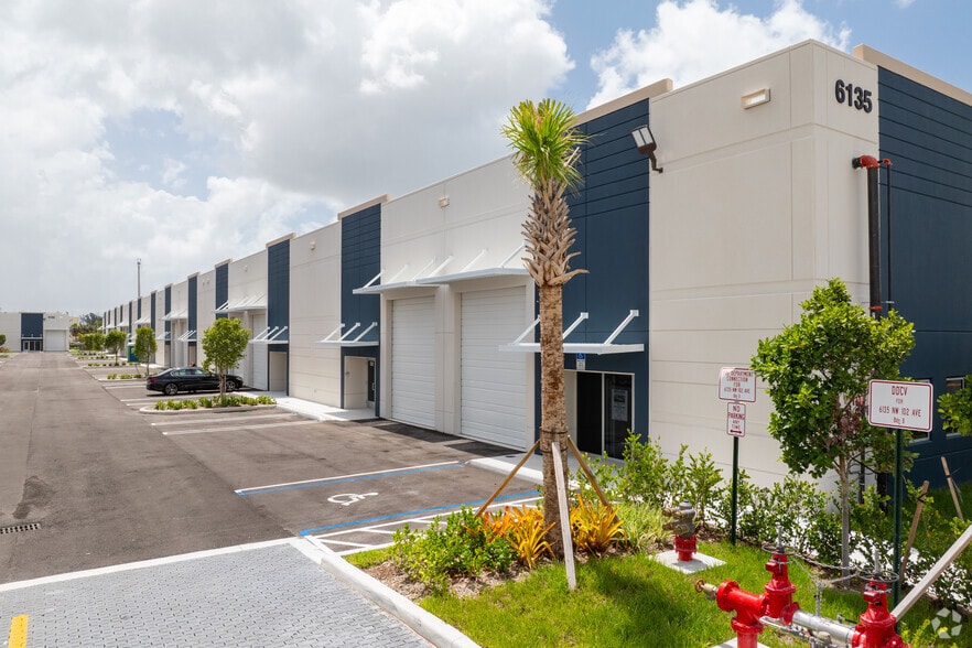 More Photos Of 6175 NW 102nd Ave, Doral Showroom For Sale