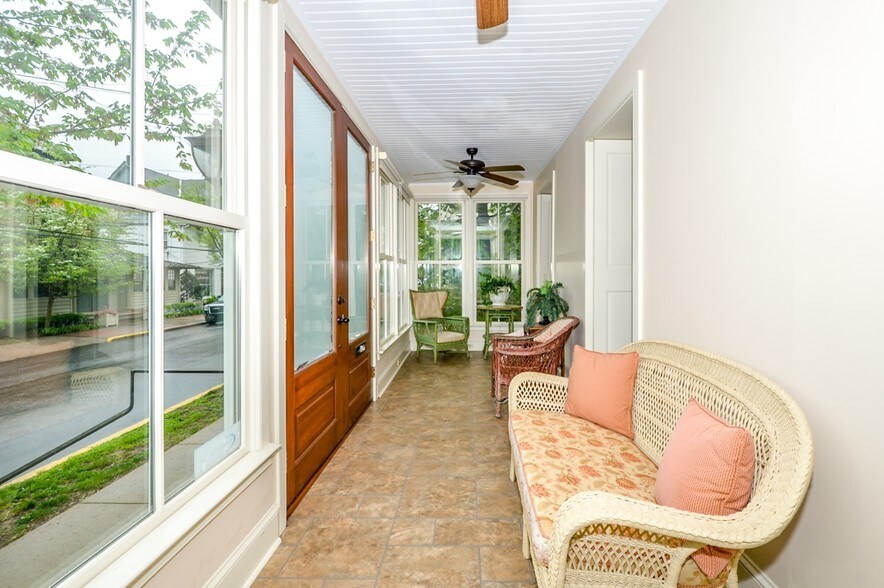 More Photos Of 69 E Oakland Ave, Doylestown Office For Sale