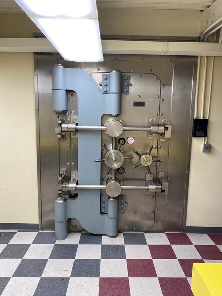 More Photos Of 434 Main St, Zanesville Office For Lease