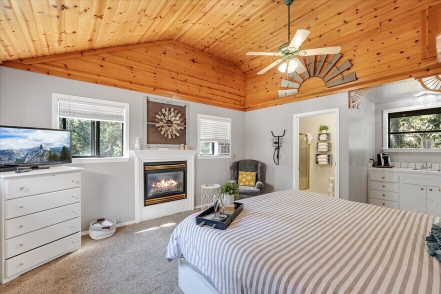 More Photos Of 22732 Middle Camp rd, Sonora Hotel For Sale