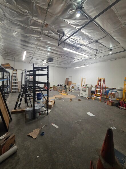 More Photos Of 3867 S Valley View Blvd, Las Vegas Warehouse For Lease