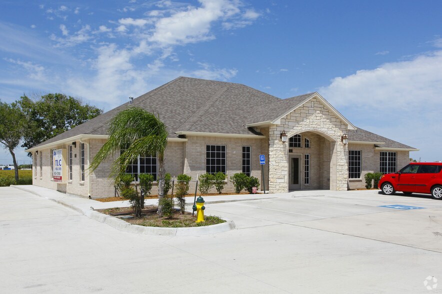 More Photos Of 7326 S Staples St, Corpus Christi Medical For Sale