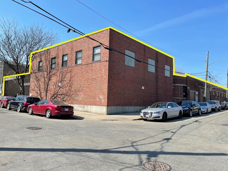 More Photos Of 8950 127th St, Richmond Hill Warehouse For Sale