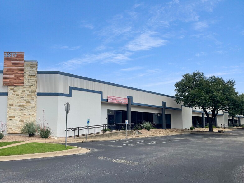 More Photos Of 1901 W Braker Ln, Austin Unknown For Lease