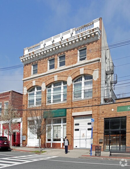 More Photos Of 690 Saw Mill River Rd, Ardsley Storefront Retail Residential For Lease