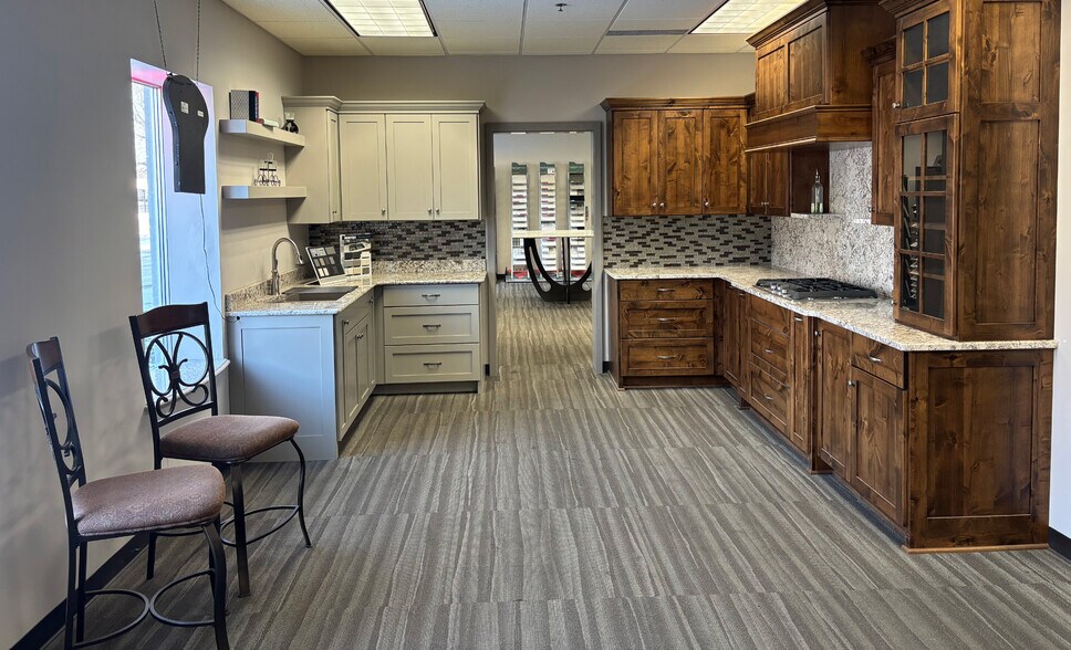 More Photos Of 6801 Shingle Creek Pky, Brooklyn Center Light Manufacturing For Lease