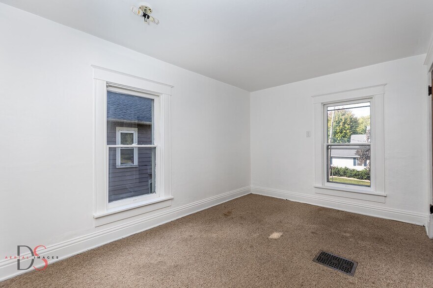 More Photos Of 131 Church st, North Utica Specialty For Sale