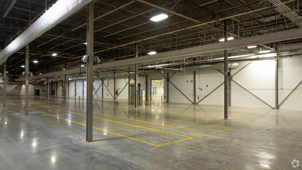 More Photos Of 2121 Heilig Rd, Salisbury Manufacturing For Sale