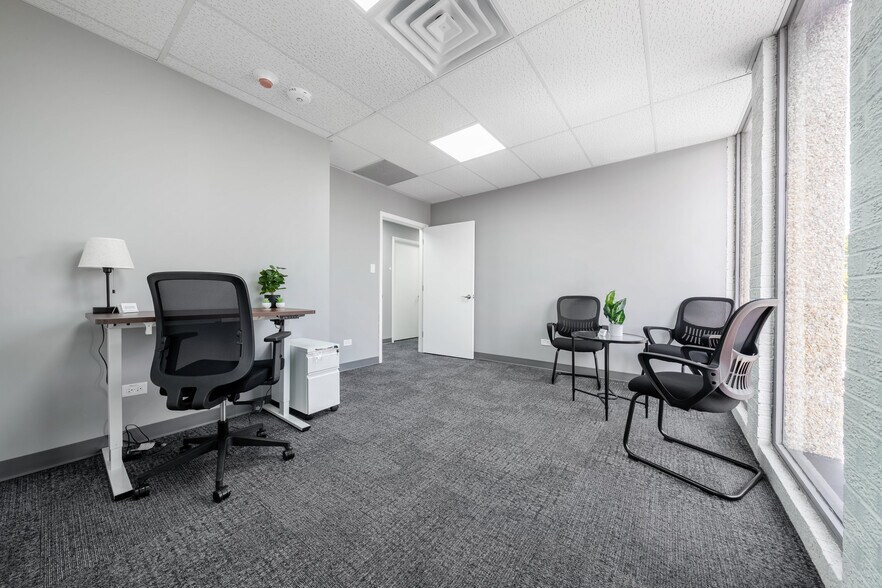 More Photos Of 4550 W 103rd St, Oak Lawn Coworking Space