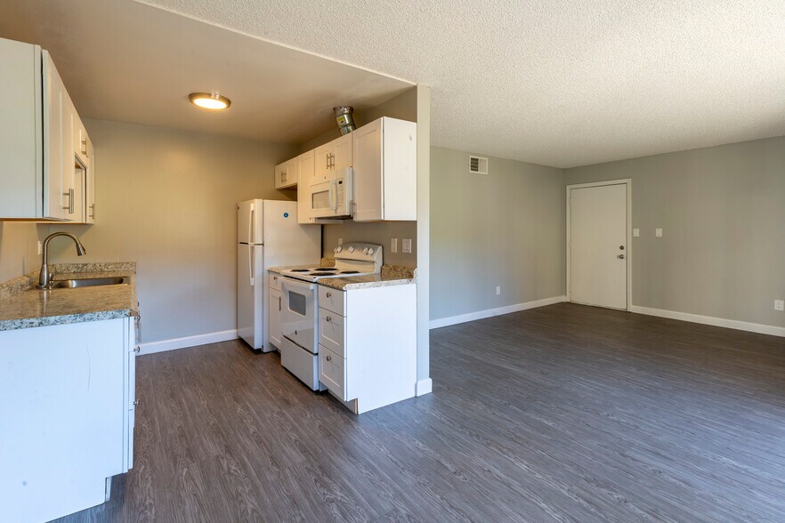 More Photos Of 2330 Hurley Way, Sacramento Apartments For Sale