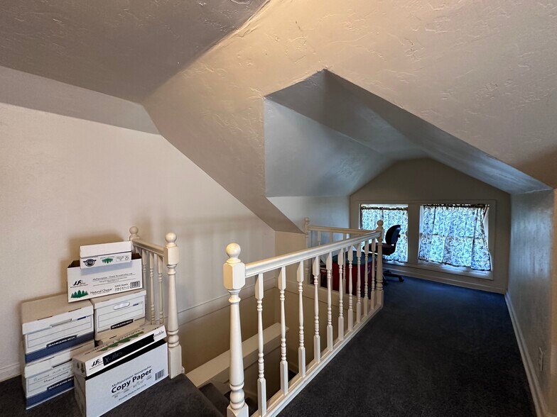 More Photos Of 619 NE Roberts Ave, Gresham Medical For Lease