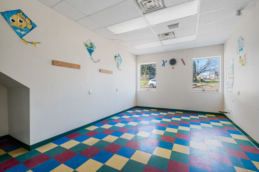 More Photos Of 7703 Perry Hwy, Pittsburgh Freestanding For Lease