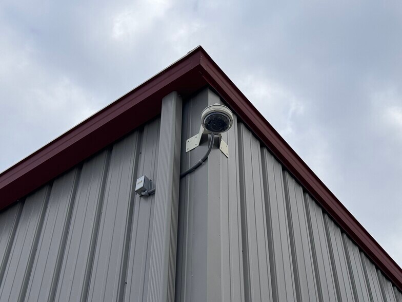 More Photos Of N643 Boulder Rd, Watertown Distribution For Sale