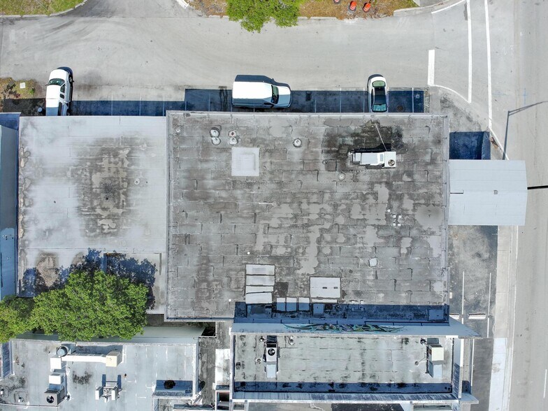 More Photos Of 1500 E Commercial Blvd, Fort Lauderdale Freestanding For Sale