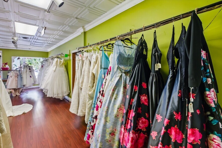 More Photos Of 4066 Broward Blvd, Fort Lauderdale Storefront Retail Office For Sale