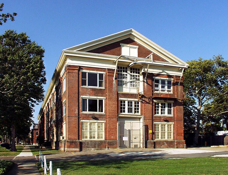 More Photos Of 5101 S Broad St, Philadelphia Office For Lease