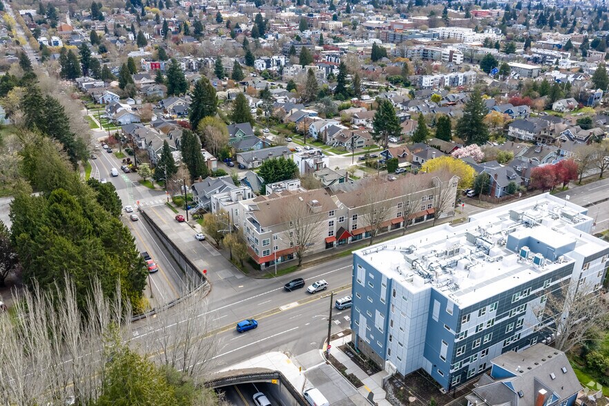 More Photos Of 4902 Aurora Ave N, Seattle Apartments For Sale