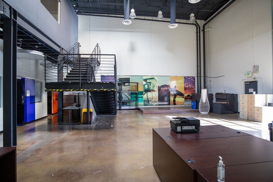 More Photos Of 15131 Woodlawn Ave, Tustin Research And Development For Lease