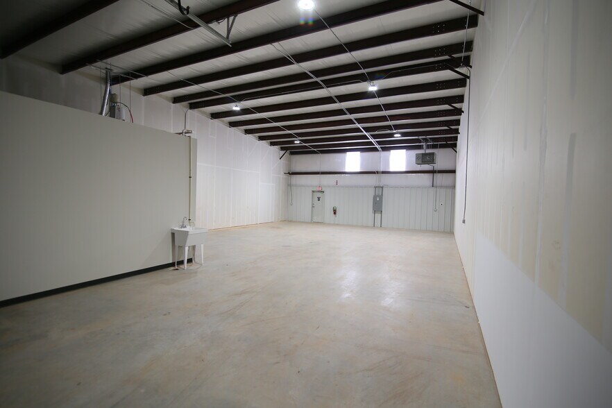 More Photos Of 120 N Rockwell Ave, Oklahoma City Unknown For Lease