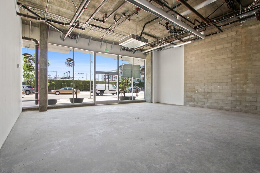 More Photos Of 1550 Lincoln Blvd, Santa Monica Apartments For Lease