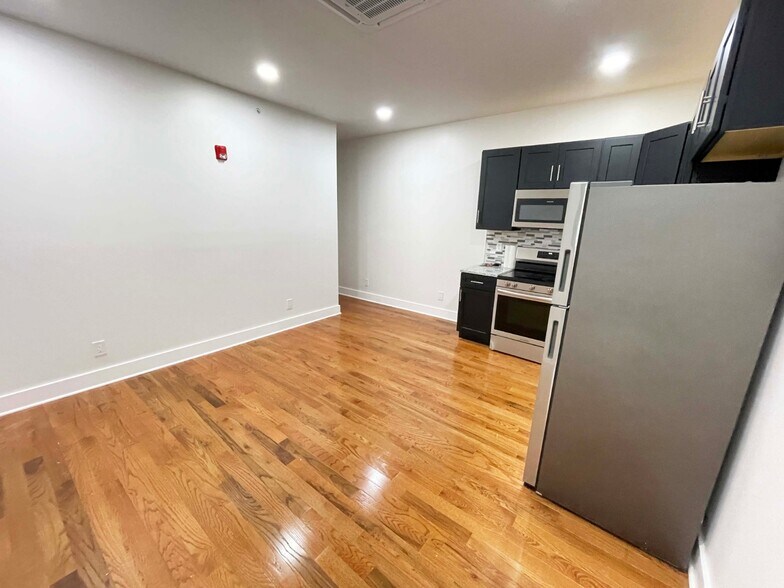 More Photos Of 309 S 60th St, Philadelphia Storefront Retail Residential For Lease