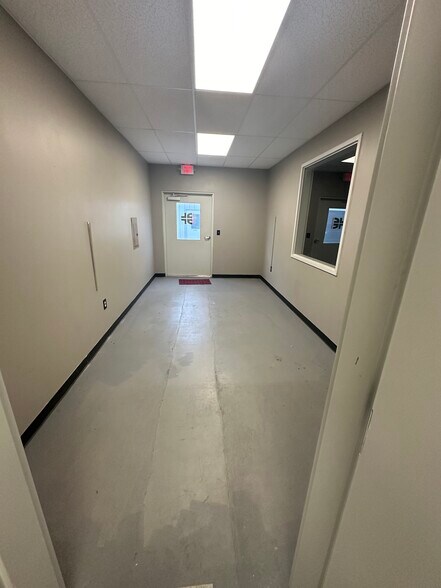 More Photos Of 1706 Dungan Ln, Austin Unknown For Lease